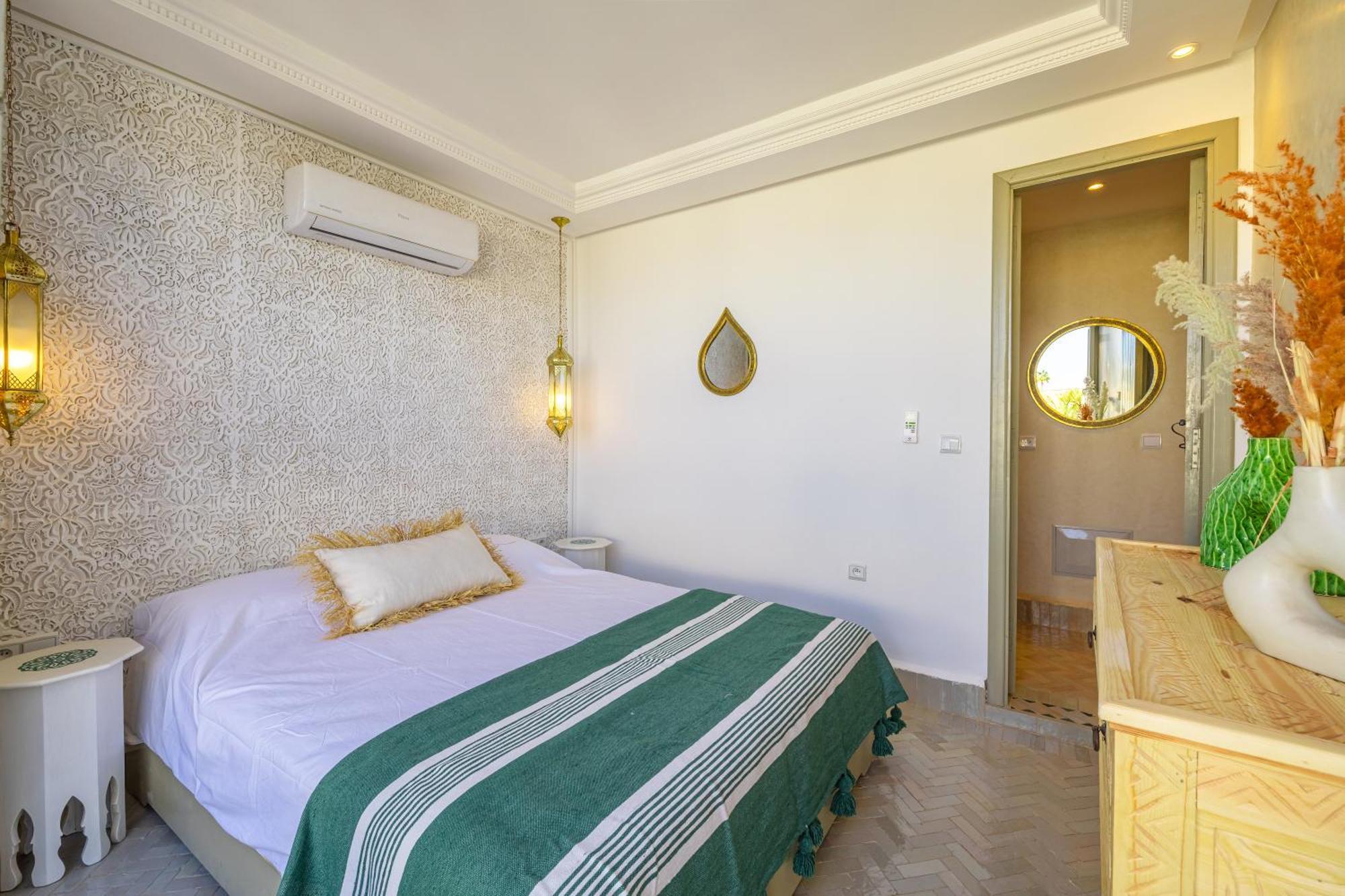 Riad Zahra Bed And Breakfast Маракеш Екстериор снимка